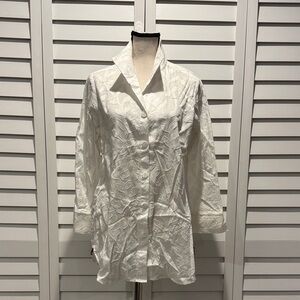 Foxcroft Textured White Button-Down Shirt with 3/4 sleeves.